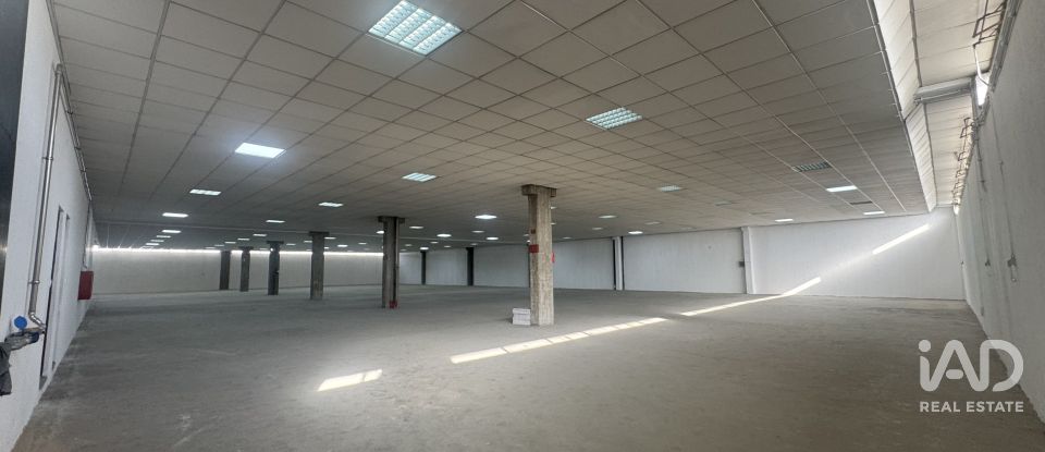 Hangar em Camarate, Unhos e Apelação de 2 150 m²