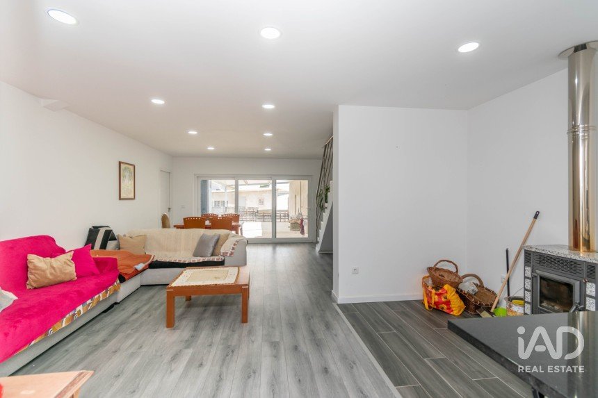 Moradia T5 em Marinha Grande de 104 m²