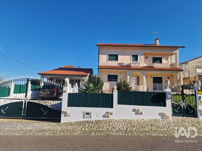 Moradia T5 em Arega de 245 m²