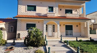 House T5 in Arega of 245 m²