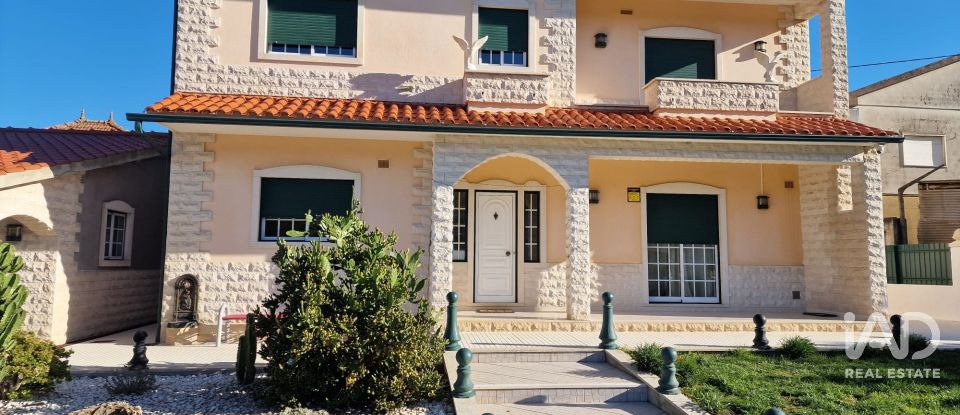 Moradia T5 em Arega de 245 m²