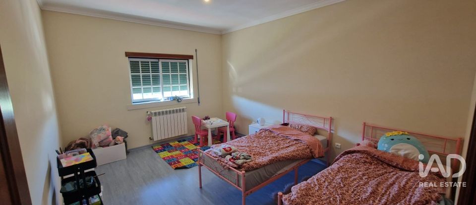 Moradia T5 em Arega de 245 m²