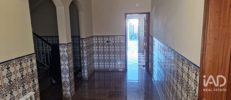 Moradia T5 em Arega de 245 m²