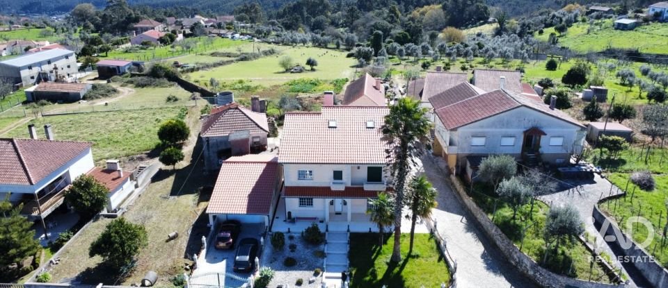 Moradia T5 em Arega de 245 m²