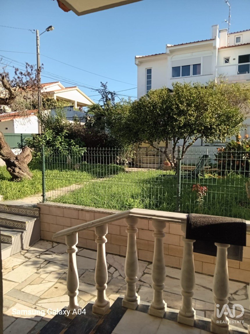 Moradia T5 em São Domingos de Rana de 160 m²