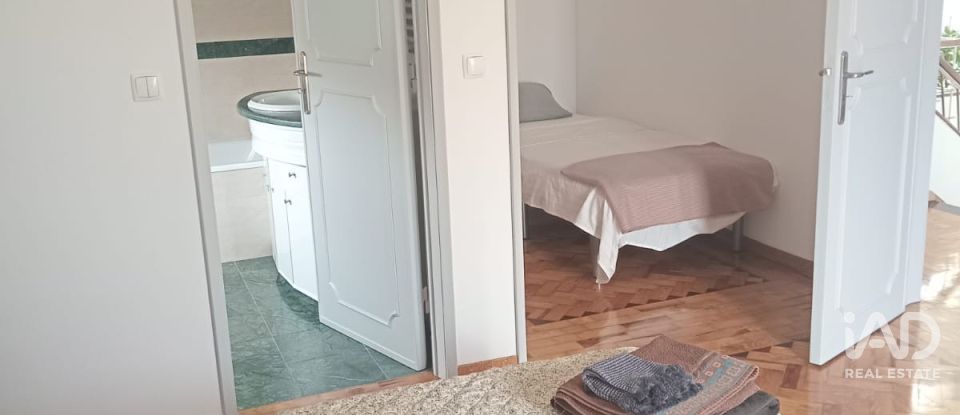 Moradia T5 em São Domingos de Rana de 160 m²