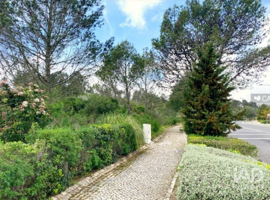 Terreno urbano em Queluz e Belas de 14 006 m²