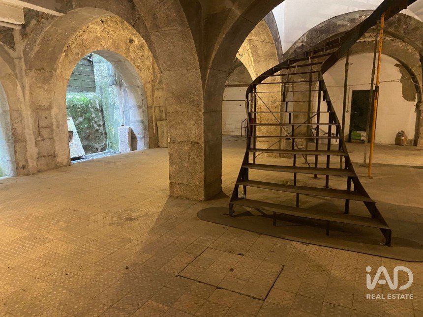 Loja / Estabelecimento Comercial em Cedofeita, Santo Ildefonso, Sé, Miragaia, São Nicolau e Vitória de 488 m²