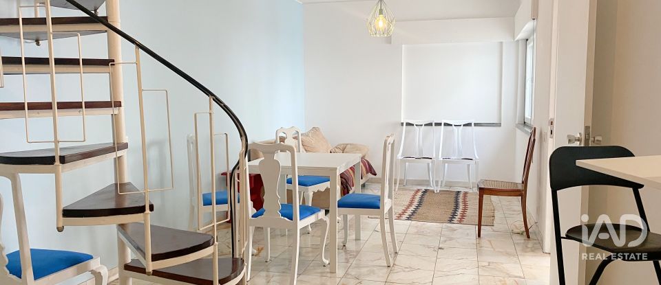 House T2 in São Domingos de Rana of 108 m²