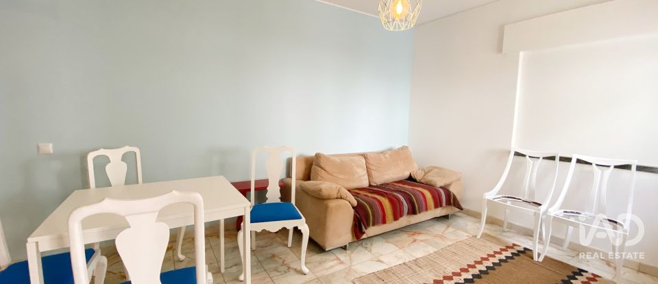 House T2 in São Domingos de Rana of 108 m²