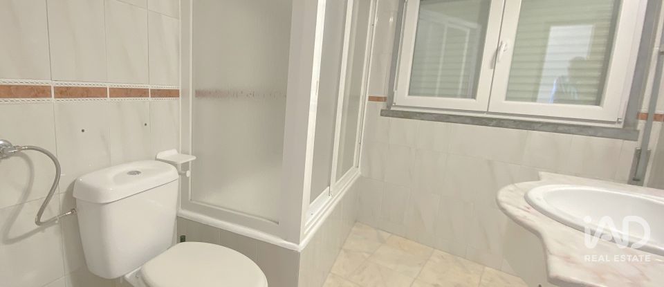 House T2 in São Domingos de Rana of 108 m²