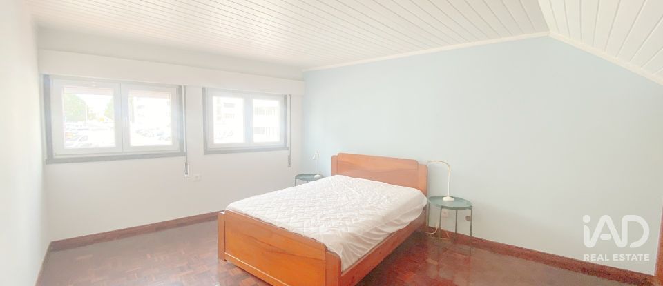 House T2 in São Domingos de Rana of 108 m²