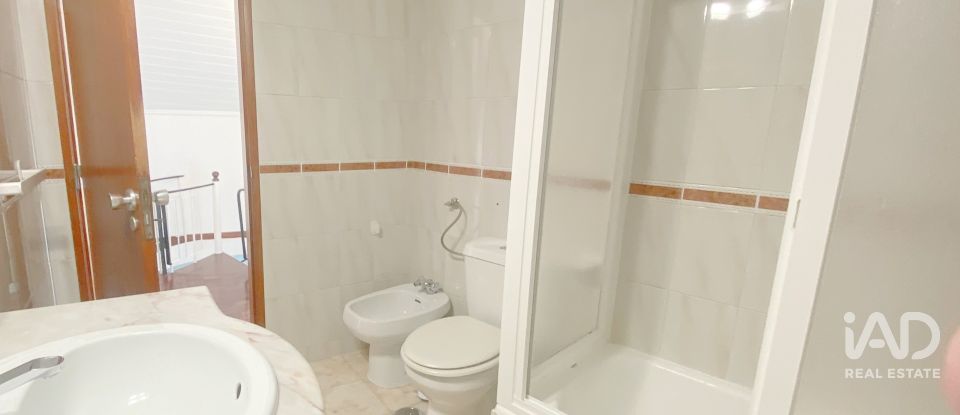 House T2 in São Domingos de Rana of 108 m²