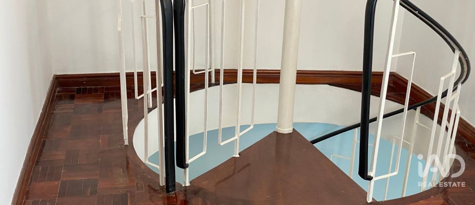 House T2 in São Domingos de Rana of 108 m²