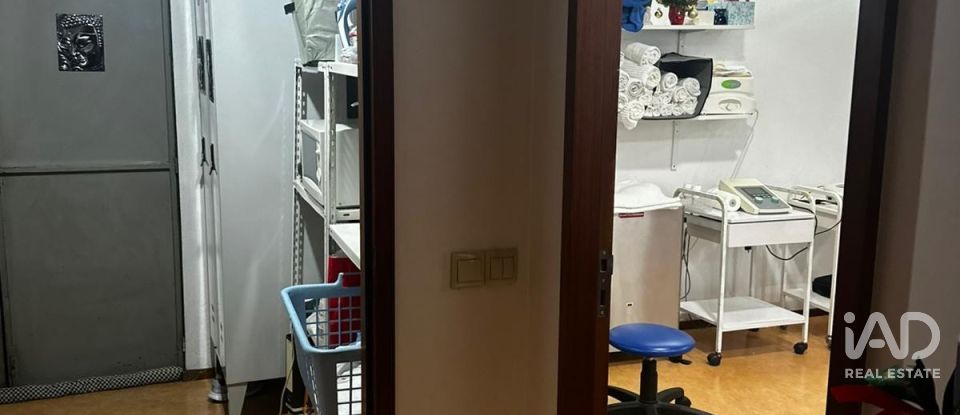 Boutique/Local commercial à Pedroso e Seixezelo de 186 m²