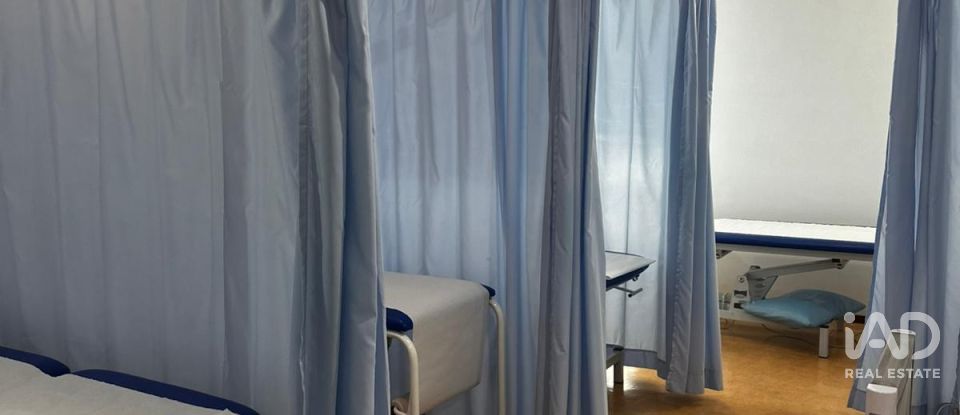 Boutique/Local commercial à Pedroso e Seixezelo de 186 m²