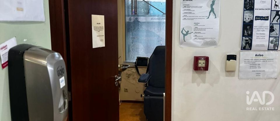 Boutique/Local commercial à Pedroso e Seixezelo de 186 m²