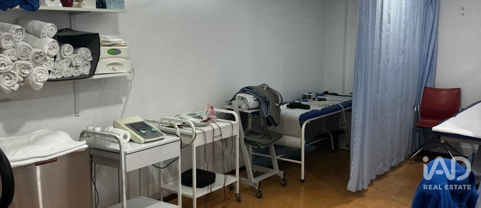 Boutique/Local commercial à Pedroso e Seixezelo de 186 m²