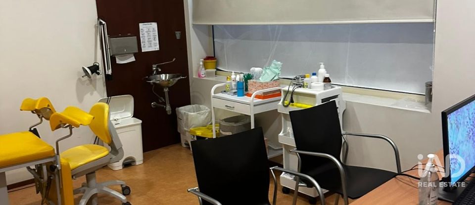 Boutique/Local commercial à Pedroso e Seixezelo de 186 m²