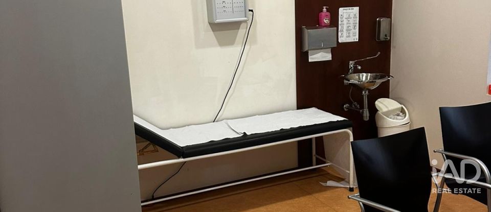 Boutique/Local commercial à Pedroso e Seixezelo de 186 m²