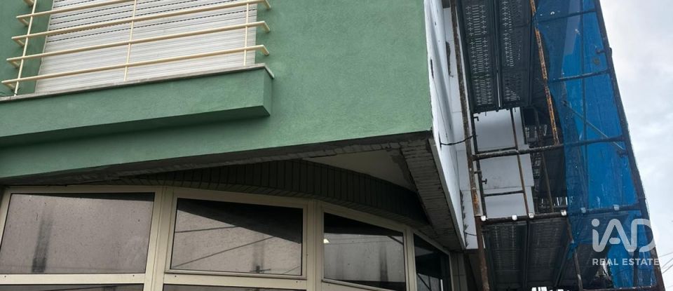 Boutique/Local commercial à Pedroso e Seixezelo de 186 m²