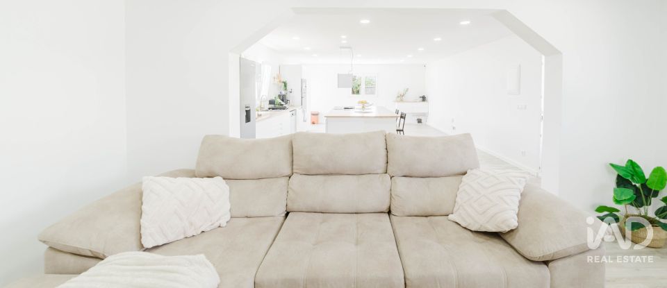 Lodge T4 in Aguda of 336 m²