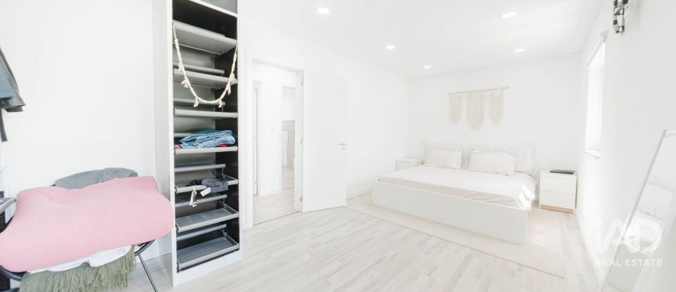 Lodge T4 in Aguda of 336 m²