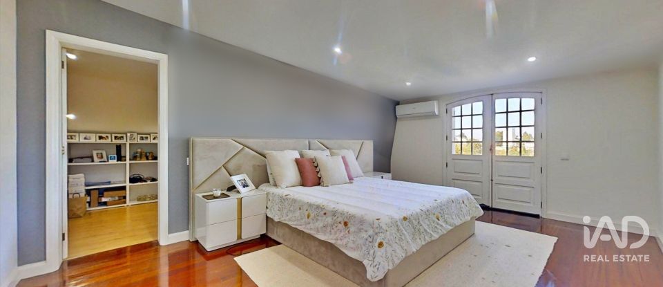 Cottage T5 in Canelas of 864 m²