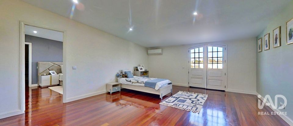 Cottage T5 in Canelas of 864 m²