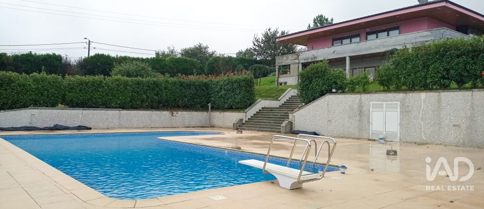 Casa T6 em Selho (são jorge) de 457 m²