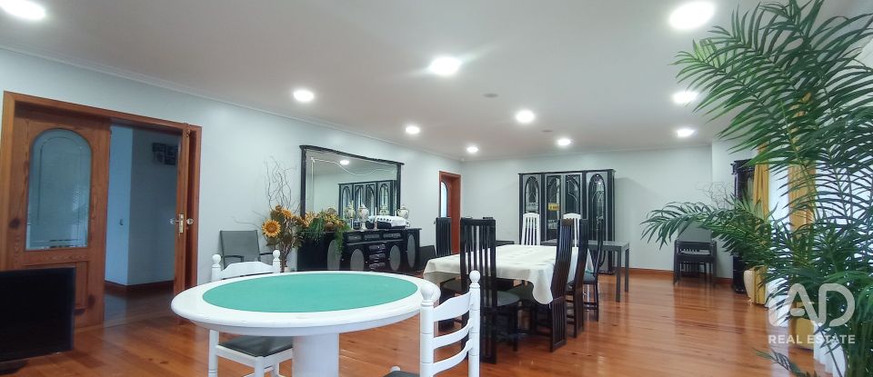 Casa T6 em Selho (são jorge) de 457 m²