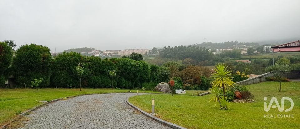 Casa T6 em Selho (são jorge) de 457 m²