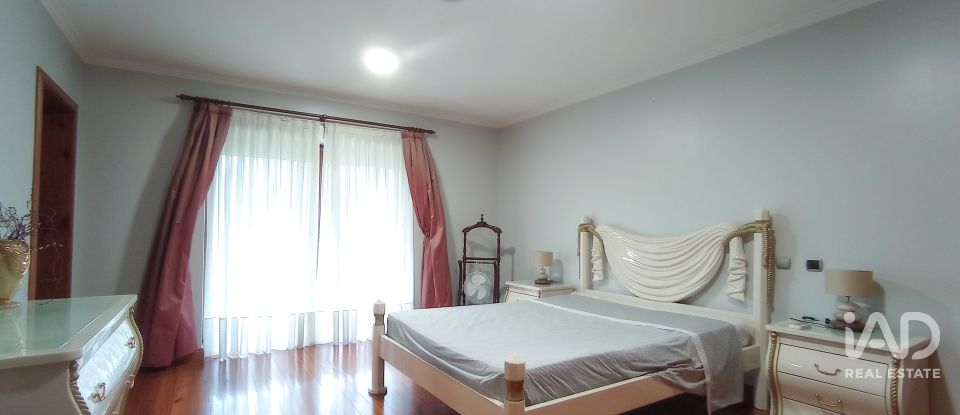 Casa T6 em Selho (são jorge) de 457 m²