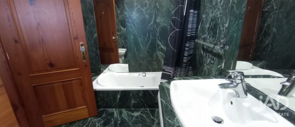 Casa T6 em Selho (são jorge) de 457 m²