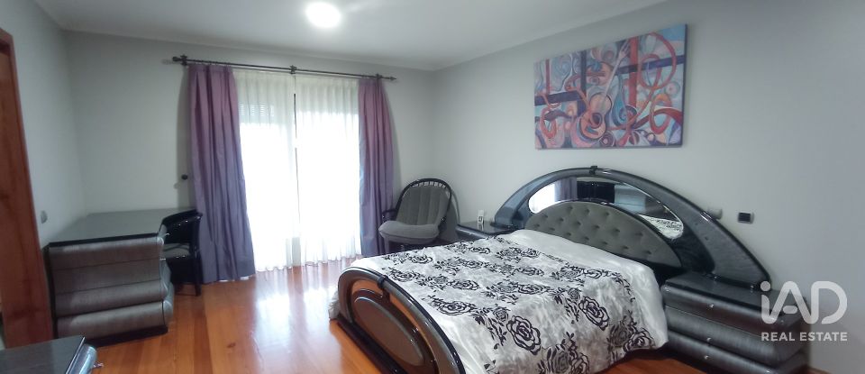 Casa T6 em Selho (são jorge) de 457 m²