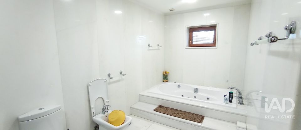 Casa T6 em Selho (são jorge) de 457 m²