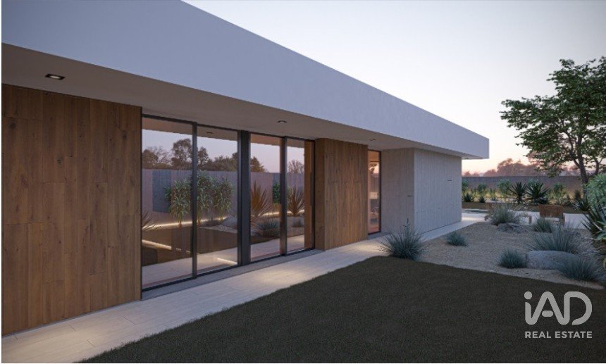 Moradia T4 em Santa Maria, São Pedro e Sobral da Lagoa de 212 m²