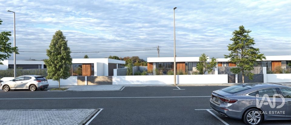 Moradia T4 em Santa Maria, São Pedro e Sobral da Lagoa de 212 m²