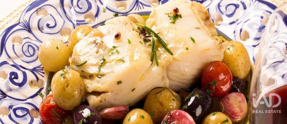 Moradia T4 em Santa Maria, São Pedro e Sobral da Lagoa de 212 m²