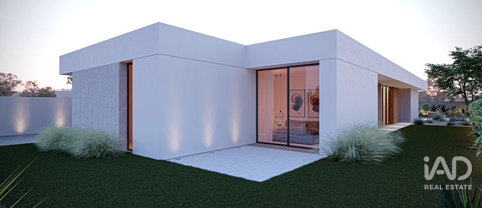 Moradia T4 em Santa Maria, São Pedro e Sobral da Lagoa de 212 m²