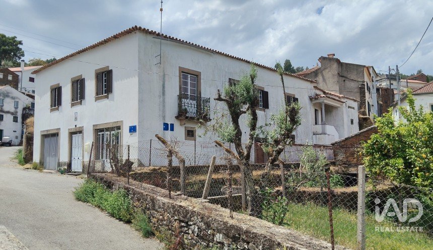 Maison T4 à Alvares de 390 m²