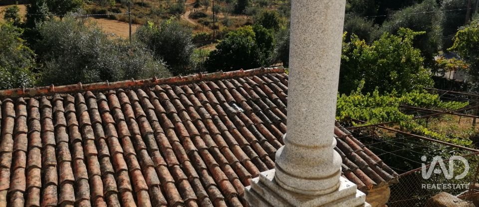 Maison T4 à Alvares de 390 m²