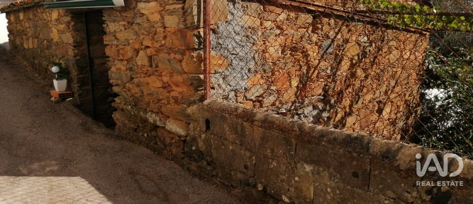 Maison T4 à Alvares de 390 m²