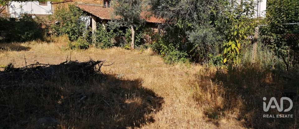 Maison T4 à Alvares de 390 m²