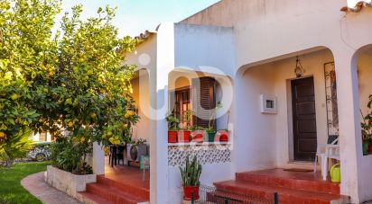 House T4 in Faro (Sé e São Pedro) of 144 m²