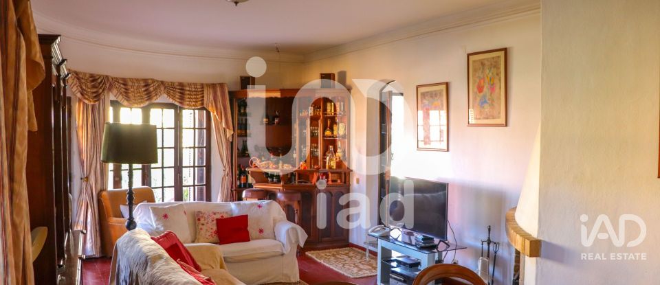 Moradia T4 em Faro (Sé e São Pedro) de 144 m²