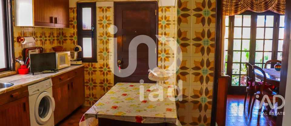 Moradia T4 em Faro (Sé e São Pedro) de 144 m²