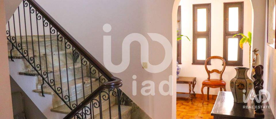 Moradia T4 em Faro (Sé e São Pedro) de 144 m²