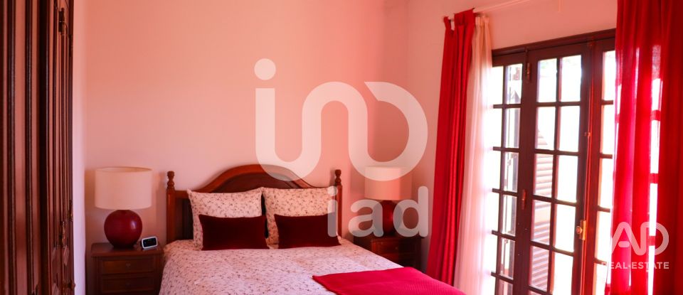 Moradia T4 em Faro (Sé e São Pedro) de 144 m²