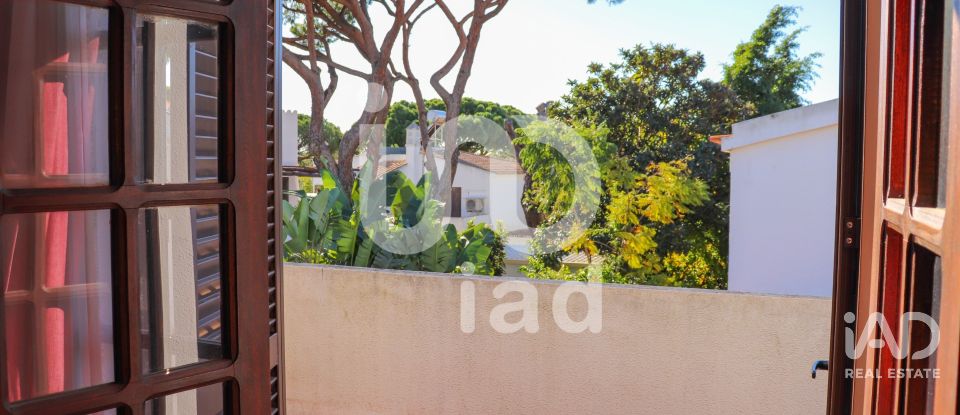 Moradia T4 em Faro (Sé e São Pedro) de 144 m²